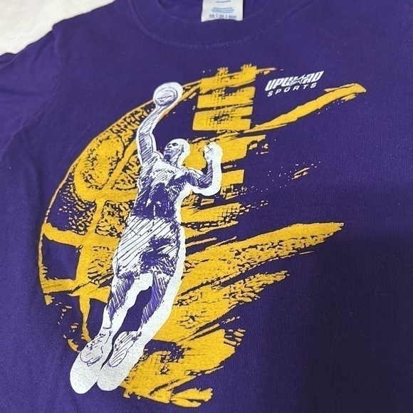 Vintage Upward Sports Kids Short Sleeve T Shirt sz XS basketball player graphic - Picture 2 of 5